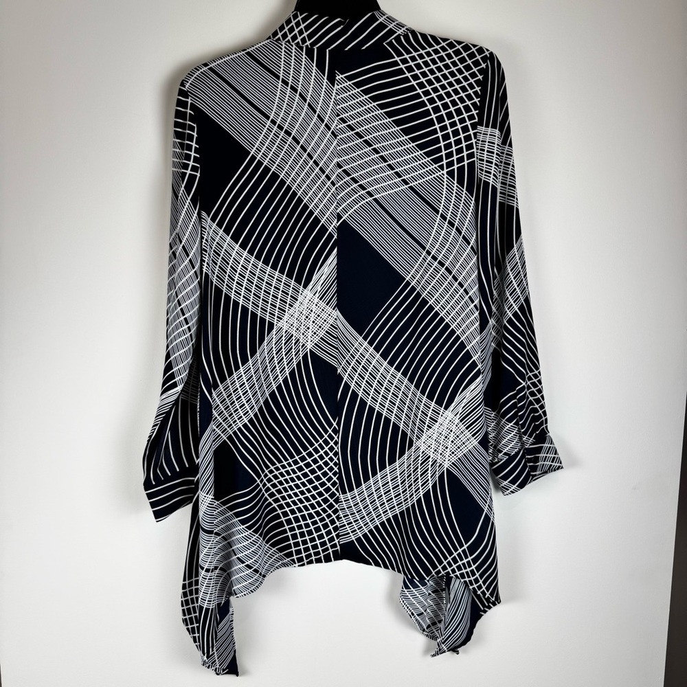 Carmen Marc Valvo Navy and White Button Down Abstract Blouse Uneven Hem ~ Small - Picture 6 of 11